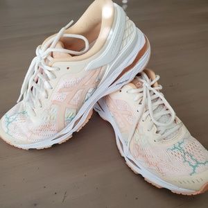 **SOLD** Asics Gel Kayano 24